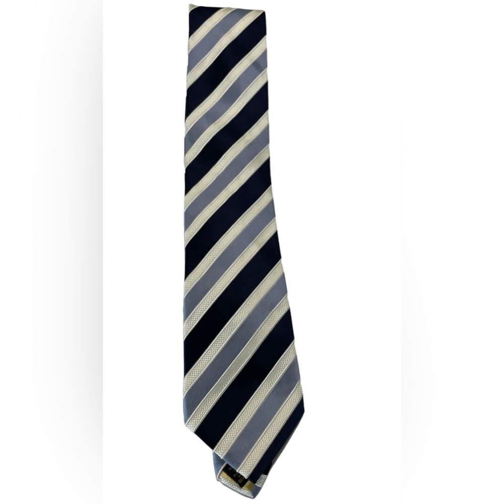 Donald J. Trump Signature Collection classic blue Striped 100% Silk Neck Tie